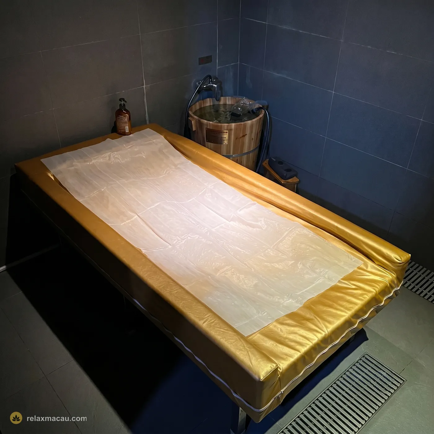 Number One Sauna gold waterbed room