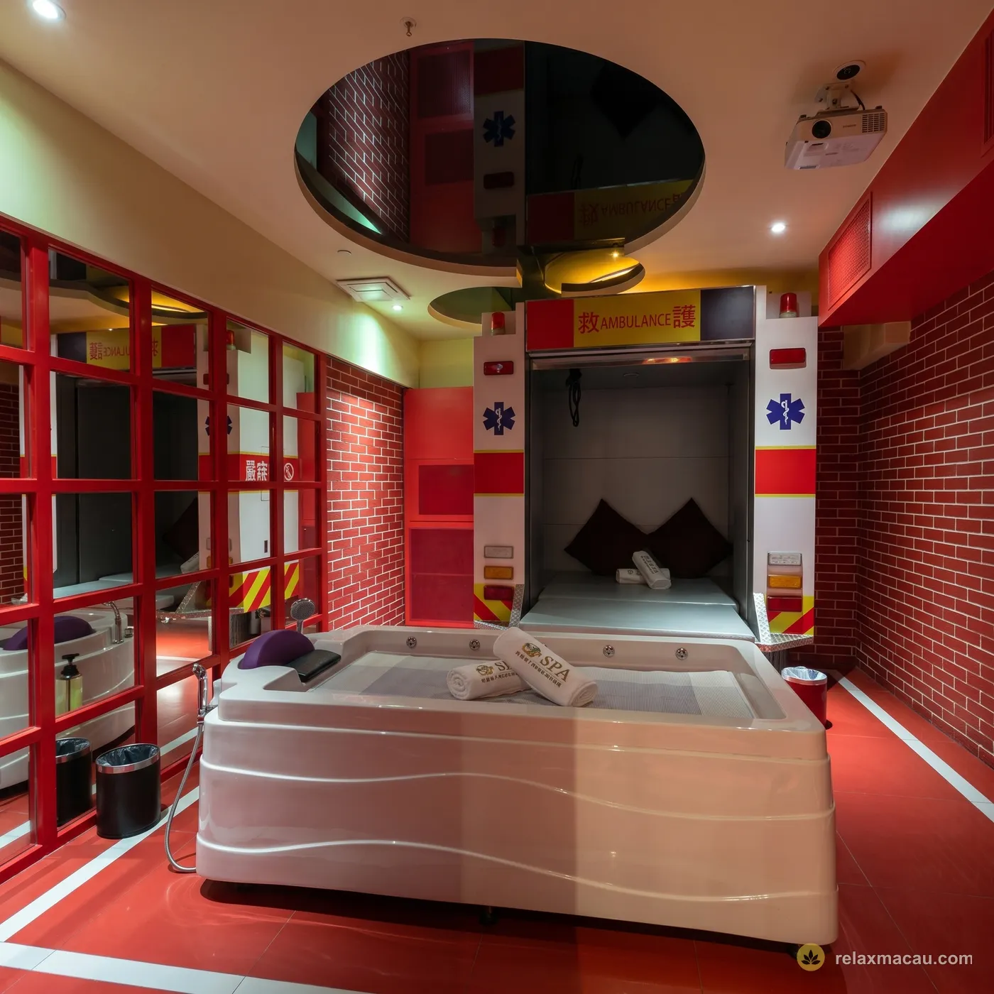 The Excellent Sauna hospital theme room